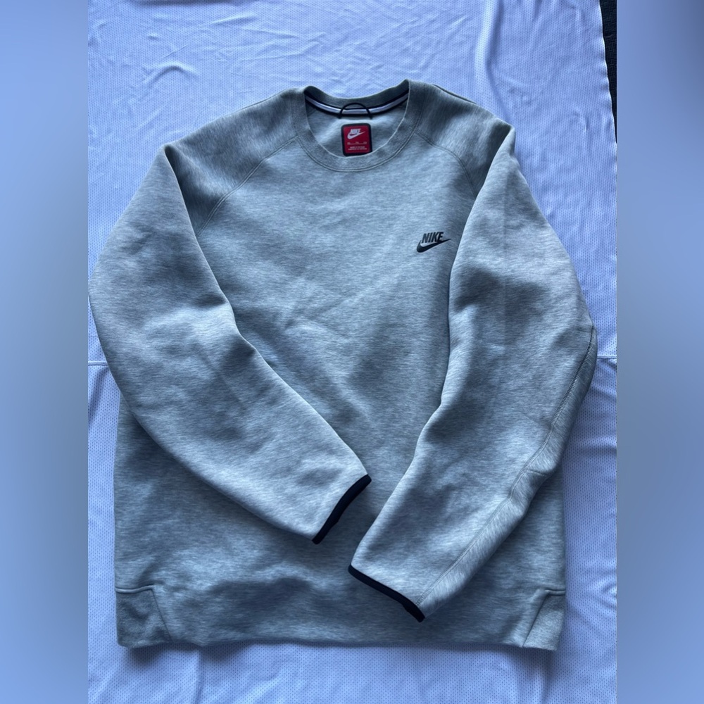 Mens Nike Sportswear Tech Fleece Sweatshirt  2XL used once